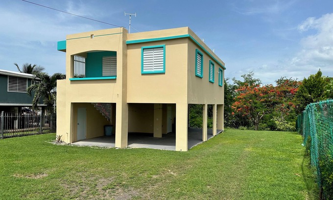 Cabo Rojo Casa | 5 minute drive to Boqueron, 3B/2B private house, Wi-Fi, BBQ