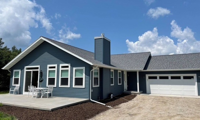 Jacksonport Casa | 5 minute walk to sand beach & restaurants, sleeps 8, 1.5 acres, in Jacksonport