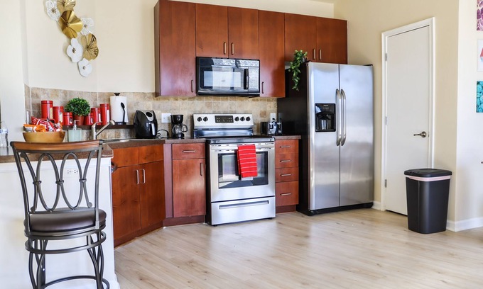 West End Condominio | 5 minutes from Downtown Atlanta, cottage styled condo high rise!