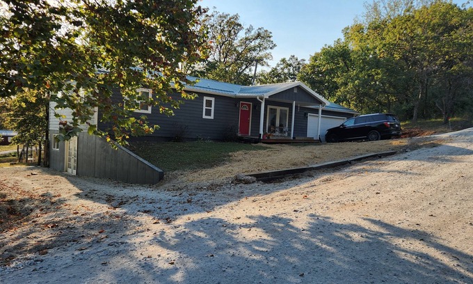 Warsaw Casa | 5 minutes from Downtown Warsaw! Remodeled Home W/Game Room, Deck & Fenced Yard.