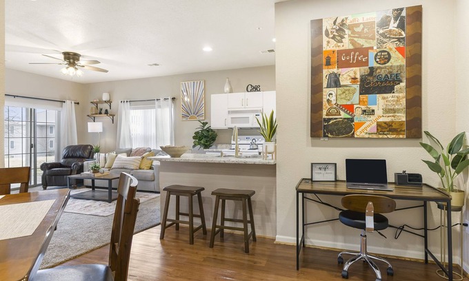 Branson Condominio | 5 Minutes from Landing! 2 Bedroom 2 Bath w/Jacuzzi - Sleeps 6