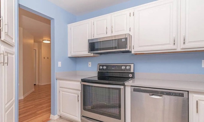 Ann Arbor Condominio | 5 minutes from Michigan Stadium!