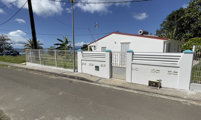 Saint-Louis Casa | 5 minutes from the sea! Garden, terrace, sea view, everything you need for a total change of scenery