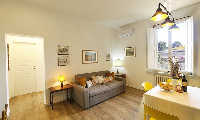 Donoratico Apartamento | 5 minutes from the sea, Apartment "La Stazione", for families in the town center