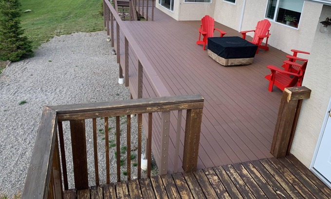 Division No. 3 Casa | 5 minutes from Waterton - sleeps 26 - WCV Unit A&C