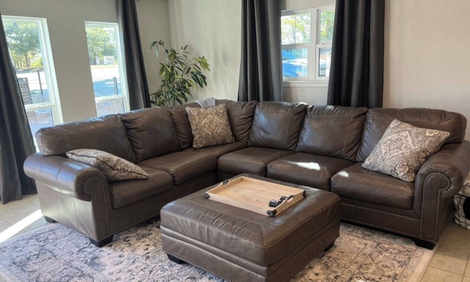 Myra Casa | 5 minutes from winery! Spacious home with pool & hot tub!