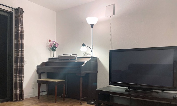 Warm Springs District Condominio | 5 minutes to 880, near Hi-tech Tesla, walking distance to shopping