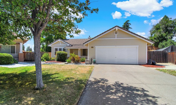 Antioch Casa | 5 Minutes to Antioch Medical Centers: 3 Bedroom Furnished Single-Story House
