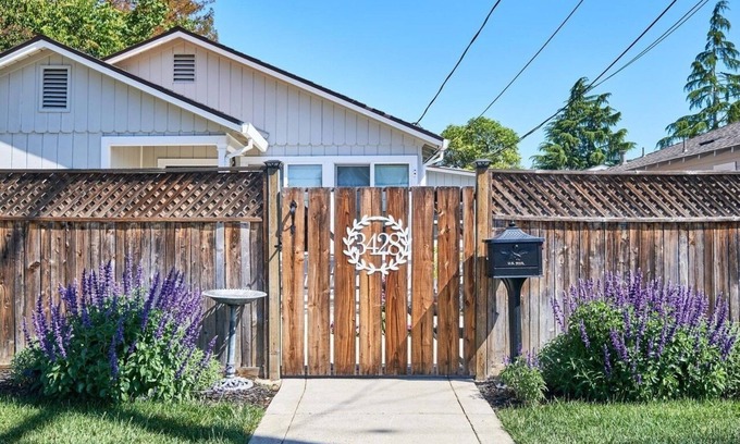 Livermore Casa | 5 minutes to Downtown Livermore - Cozy home