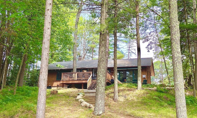 Arbor Vitae Casa | 5 Minutes to Minocqua! Family-size Lake Home with Pier