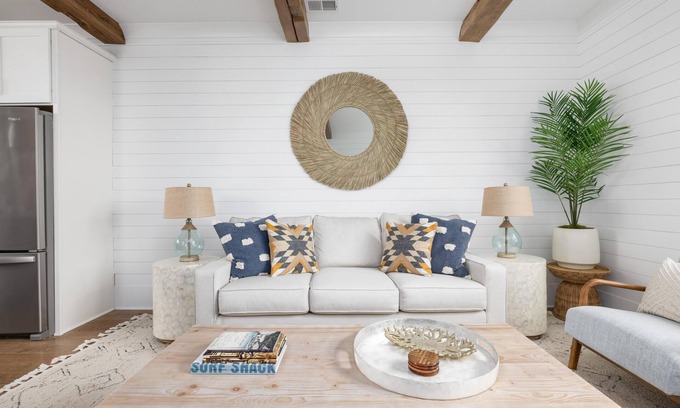 Old Village Casa | 5 Minutes to Sullivan's Island or Shem Creek!