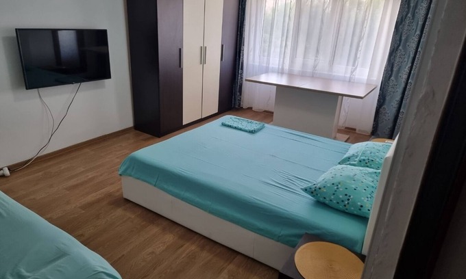 Saturn Apartamento | 5 minutes to the beach! Family sized apartment with a nature park view.