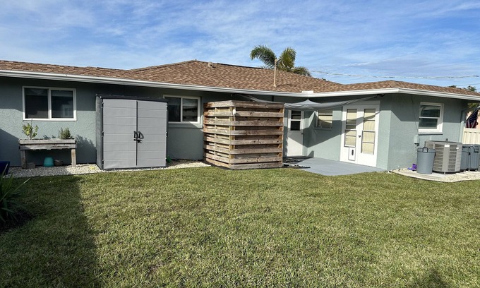 Sorrento Shores Casa | 5 minutes to the BEACH! Beautiful neighborhood on intercoastal. Family friendly