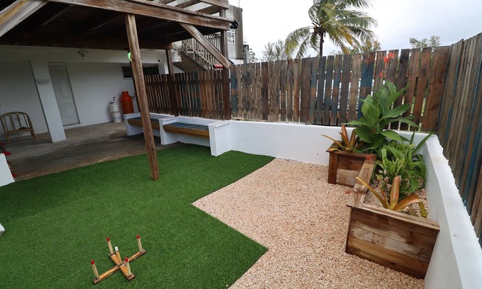 Crocus Hill Apartamento | 5 minutes to the valley & Crocus Bay! condo with a beautiful private courtyard.