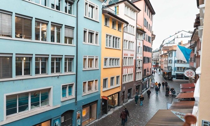 Niederdorf Apartamento | 5 minutes walk to Zurich Main Train Station. City Center Apt. in Old town Zurich