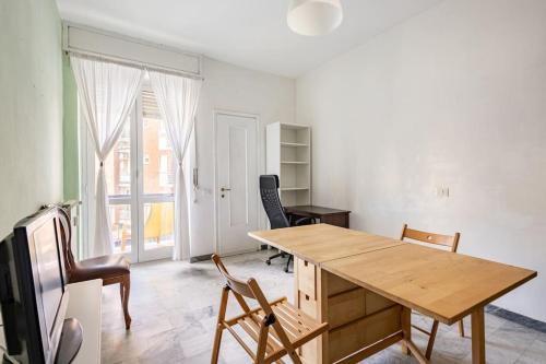 Barona Apartamento | 5 Minuti dai Navigli - WIFI GRATIS - Monolocale ben servito
