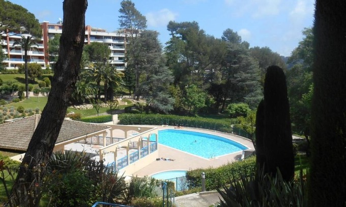 La Bocca Nord Apartamento | 5 mm from the sea! Luxury air-conditioned accommodation, sea view, swimming pool, tennis court.