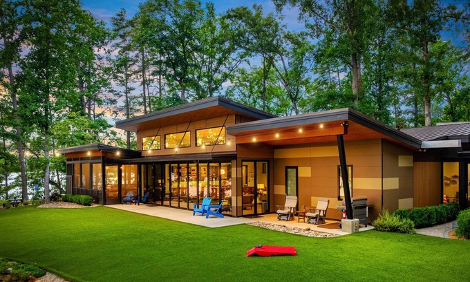 Seneca Casa | 5🌟 Modern Lakefront Luxury Oasis 🇺🇸 270° Lake Views w/Dock & Hot Tub!