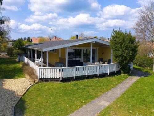 Havnsø Casa | 5 person holiday home in Føllenslev-By Traum