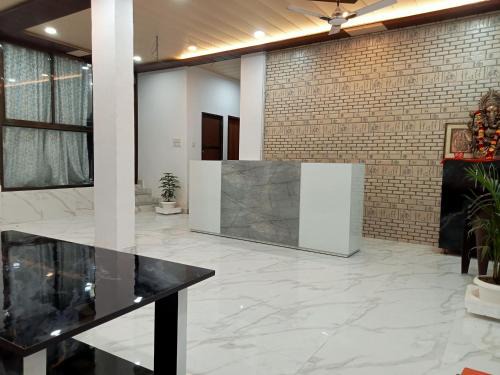 Sarnath Casa | 5 PETALS