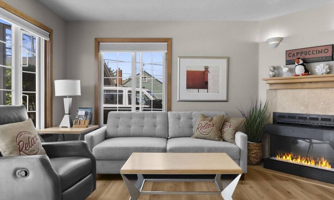 Downtown Cannon Beach Casa | 5 Puffins Place: Walk to Beach | Coastal Charm | Dog-Friendly