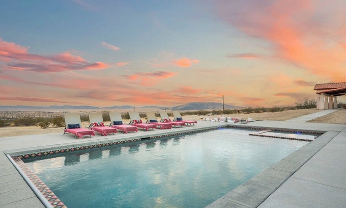 Panorama Heights Casa | 5 quiet acres.Gorgeous pool, spa, outdoor grill, firepit & fireplace.Near Park.