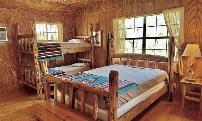 Bandera Cabina | 5 Red Oak, at CRC Ranch Retreat