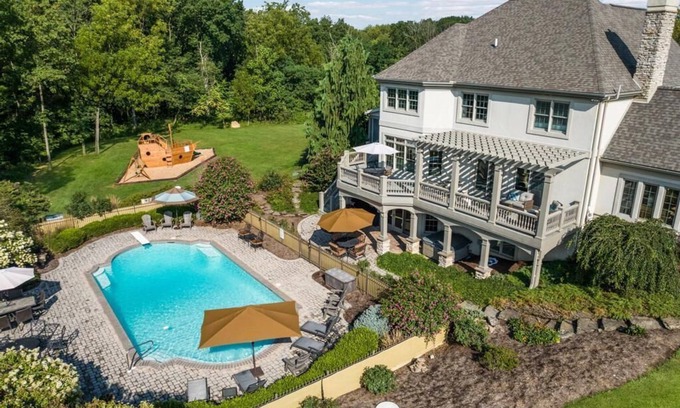 Hummelstown Casa | 5 Star Family Hershey Retreat Pool Hot tub Theater