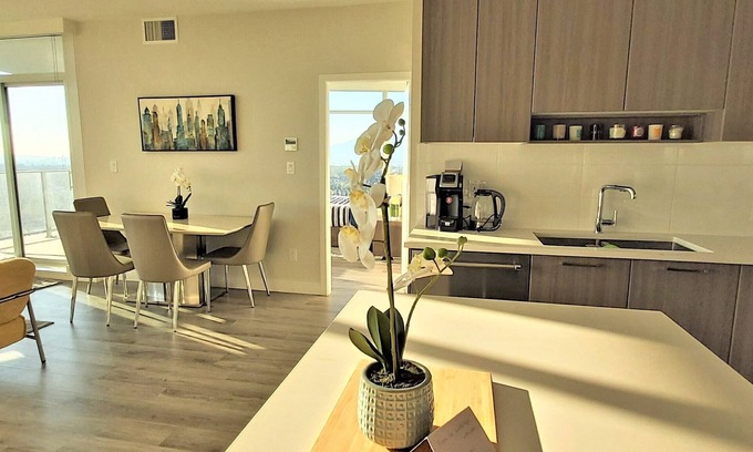 Burnaby Condominio | 5 estrellas de lujo de 2 dormitorios y 2 baños condominio en Brentwood