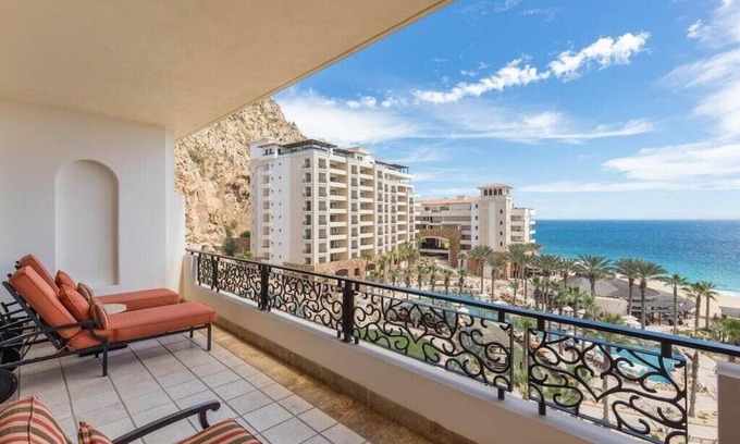 Marina Complejo | 5 Star Luxury 2 Bedroom Presidential Suite at Grand Solmar Lands End