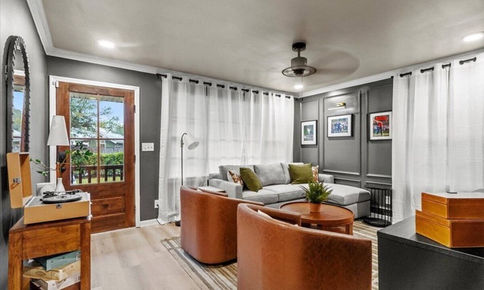 Augusta Casa | 5 Star Luxury Rental Just 5 min from Masters/Hot Tub/Fire Pit/EV Charger