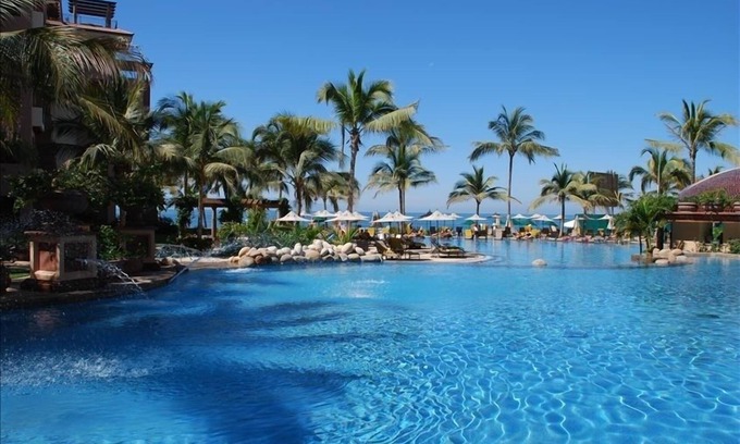 Flamingos Villa | Villa 5 estrellas La Estancia - Puerto Vallarta Ocean View Resort