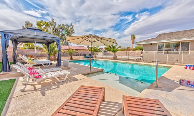 Enterprise Villa | 5 stars Villa! Modern Central! Big Pool & Back Yard!!