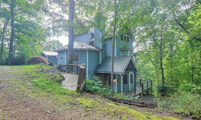 Franklin Casa | 5-Story Group Getaway w/Game Room in Franklin!