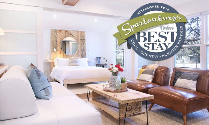 Spartanburg Cabaña | 5 ★ Impresionante cabaña de diseño en un hermoso vecindario | Caminar al centro
