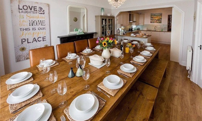 Criccieth Casa | 5* Stunning Victorian House, Sleeps 18, Located on the Seafront at Criccieth