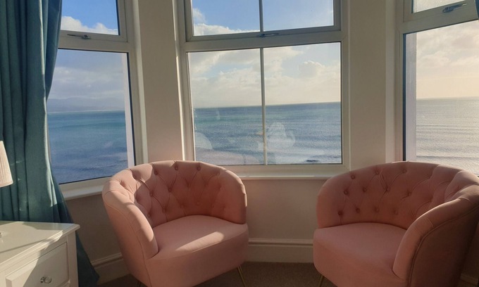Criccieth Casa | 5* Stunning Victorian House, Sleeps 20, Located on the Seafront at Criccieth