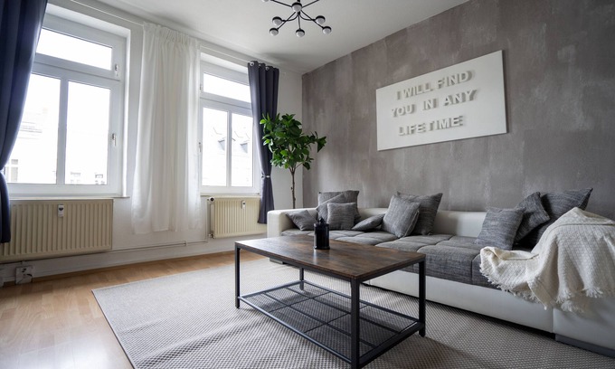 Zentrum-Sued Apartamento | 5-zi-boho: 2 Schlafzimmer, 7 Gäste, Arbeitsbereich
