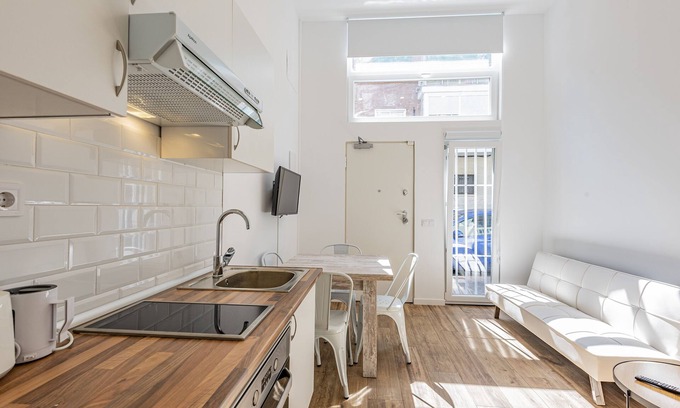 Vista Alegre Casa | 50 mts Metro, 4km Sol/Atocha/retiro, Nuevo, secadora y lavadora, wifi, mascotas.