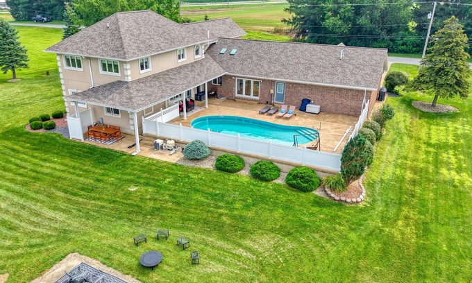Bellevue Casa | 5000+ Sq Ft retreat w/pool, tanning bed, and gym near Cedar Point and Lake Erie