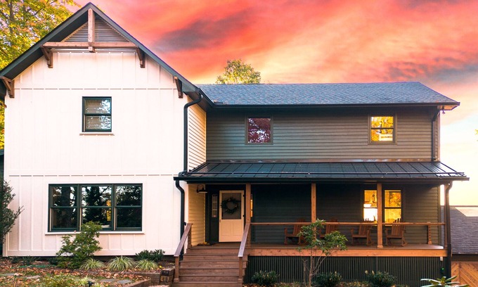 Mills River Casa | 5000sf Designer Mountaintop Retreat, Panoramic Views, Hot Tub, Peaceful Luxury