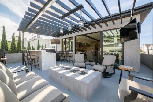 Balboa Peninsula Casa | 501 E Bay Ave