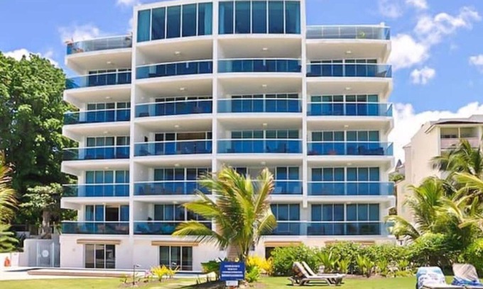 Maxwell Condominio | 501 Ocean front condo at Ocean One Maxwell coast road Barbados