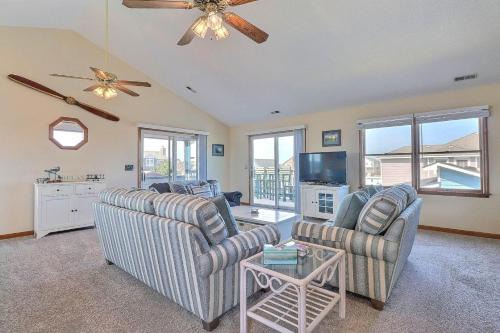Colington Casa | 5042 - Beachside Hangar