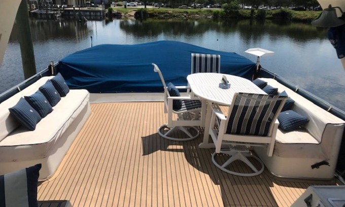 Hutchinson Island South Alquiler De Eote | 51' Yacht - June to October - 1.5 BR, 1 Ba, Stuart, Hutchinson, Jensen