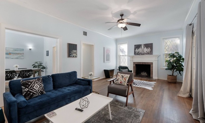 Midtown Condominio | 516 | Amazing 2BR 1BA Apt in Historic Alta Vista, SA!