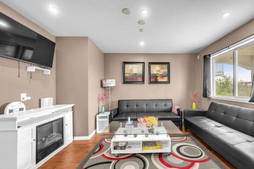 Calgary Apartamento | 52-3 Bed Suite On Lake Central Ac By Airport