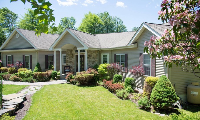 Long Pond Casa | Retiro privado de 5200 pies cuadrados de lujo en Pocono con HOT TUB, SAUNA y G