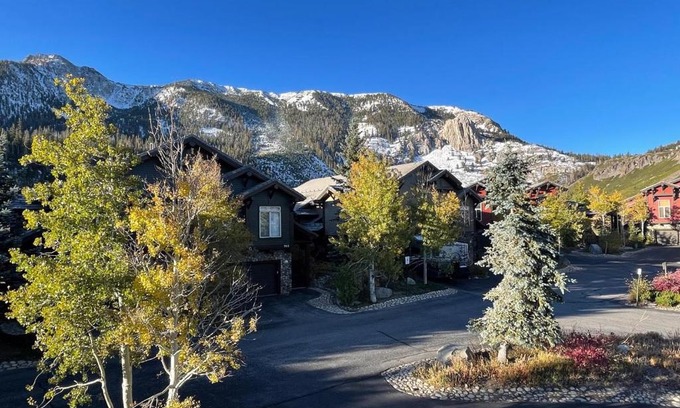 Mammoth Lakes Apartamento | 530- Snowcreek Spa Golf 2BR Condo