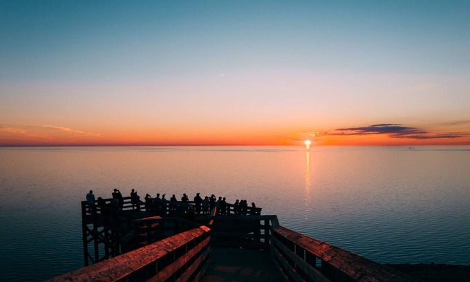 Traverse City Condominio | 539 Bay St. Lake View Condo Unit 301W